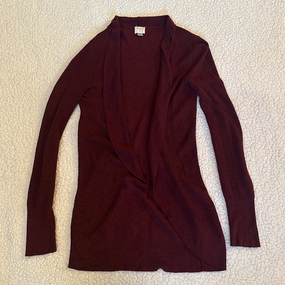 Burgundy sweater/jacket - Picture 1 of 3